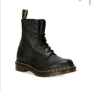Gently used DR. MARTENS 1460W